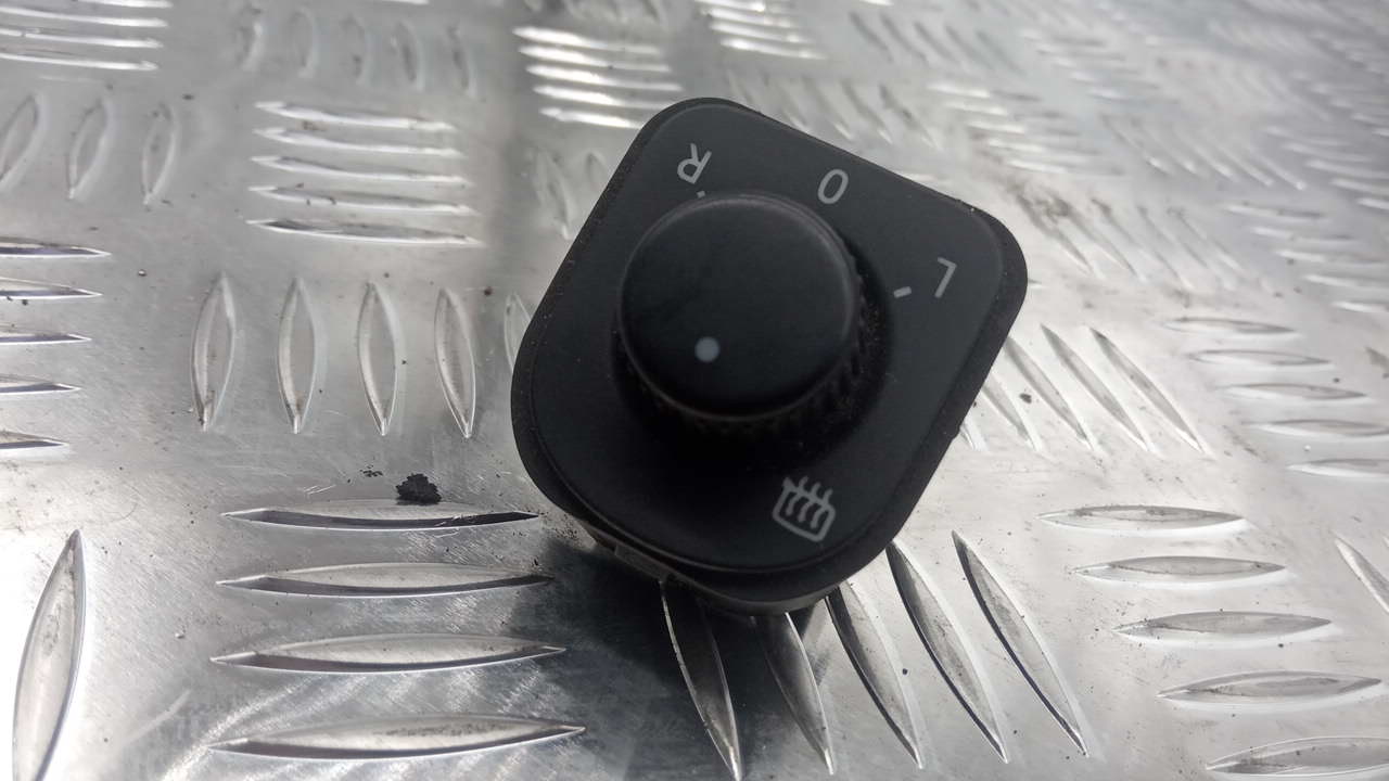 Переключатель регулировки зеркал