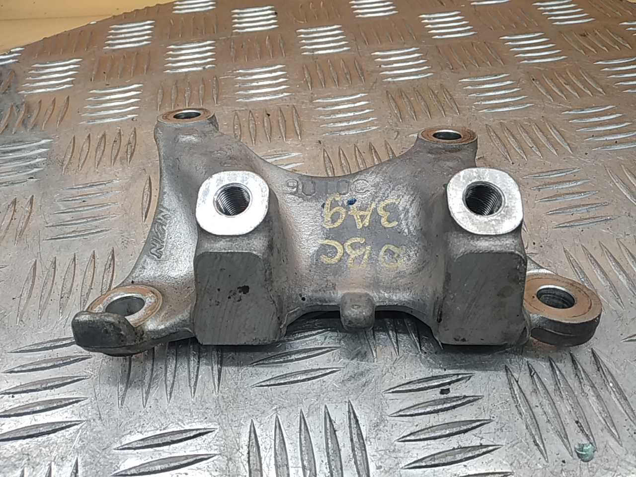 Кронштейн двигателя задний