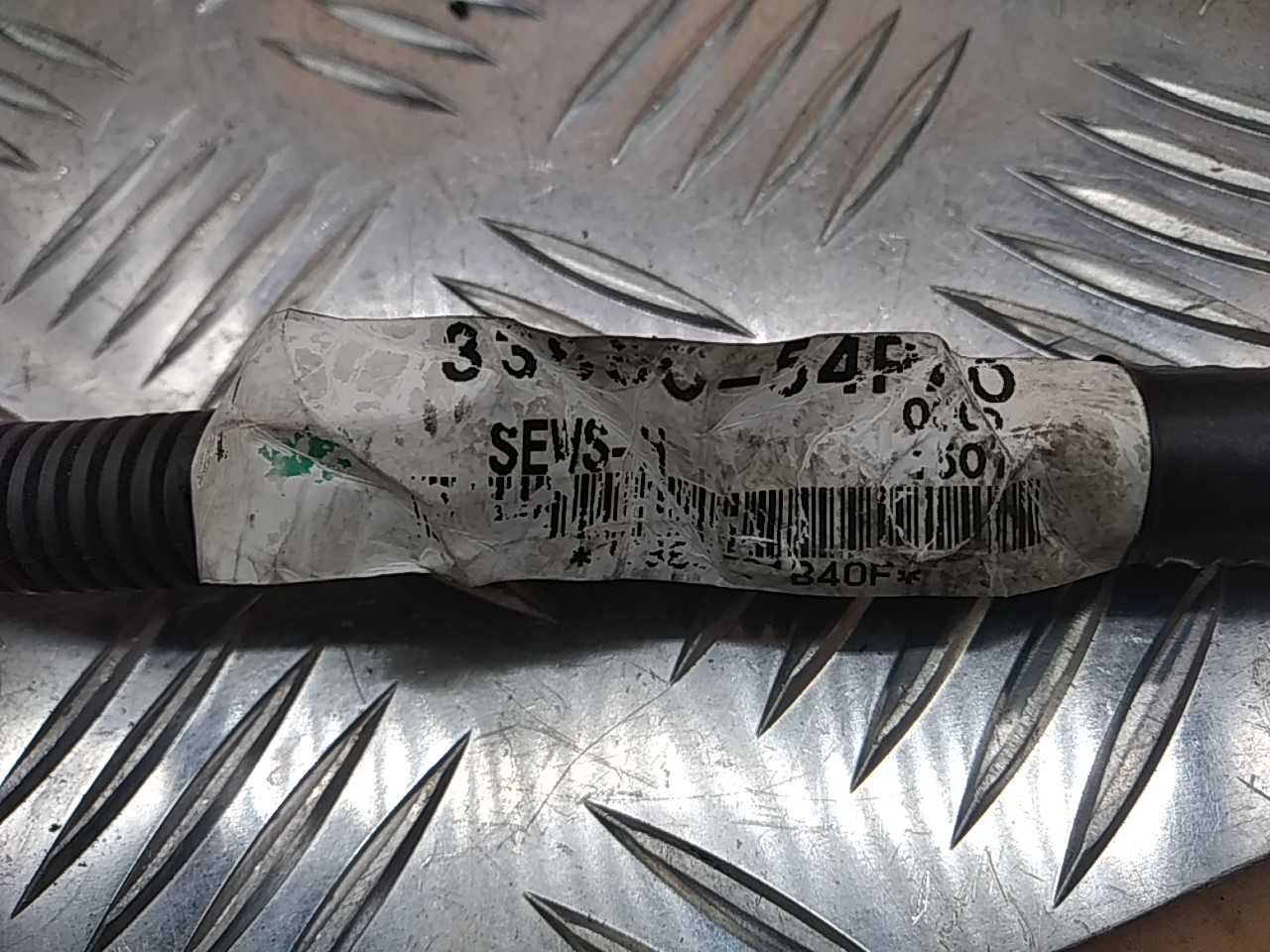 Клемма аккумулятора -