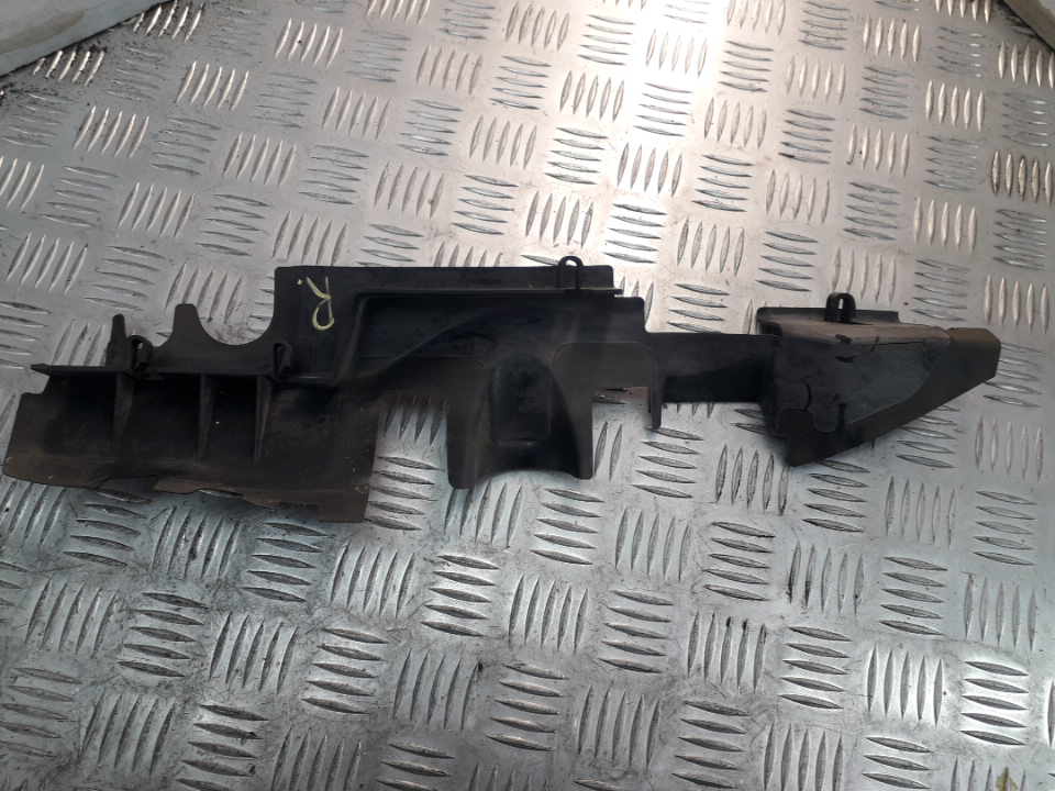 Воздуховод радиатора правый