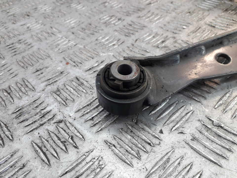 Рычаг задний верхний