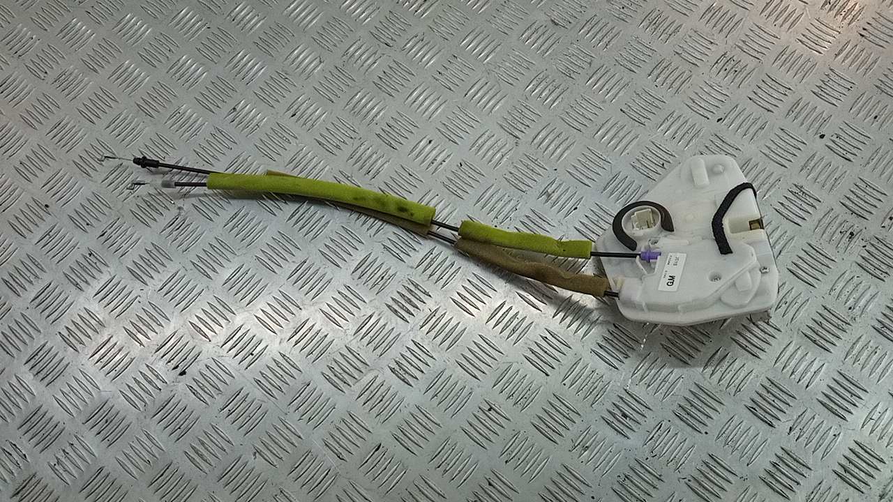 Замок двери передней правой