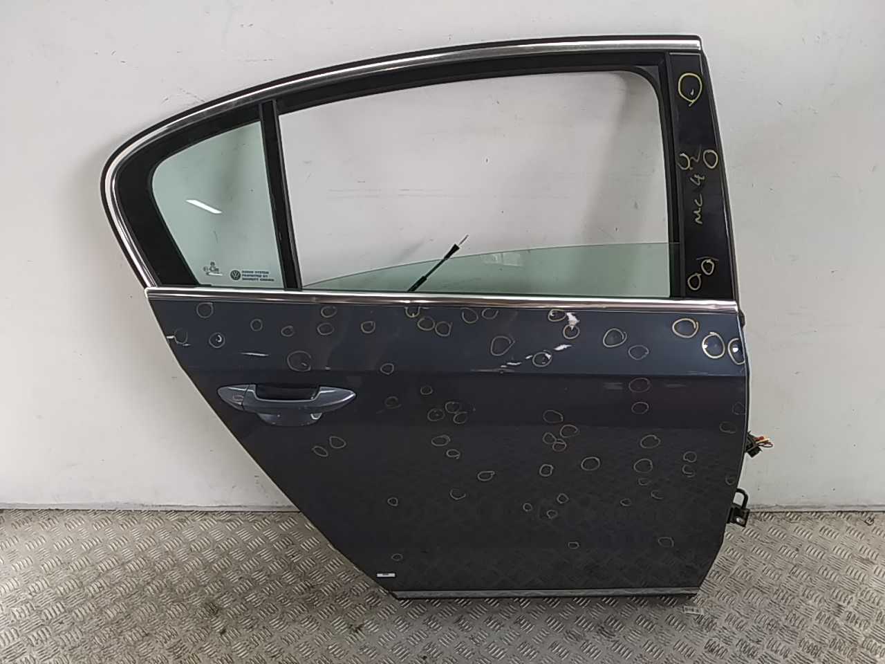 Петля двери задней правой нижняя