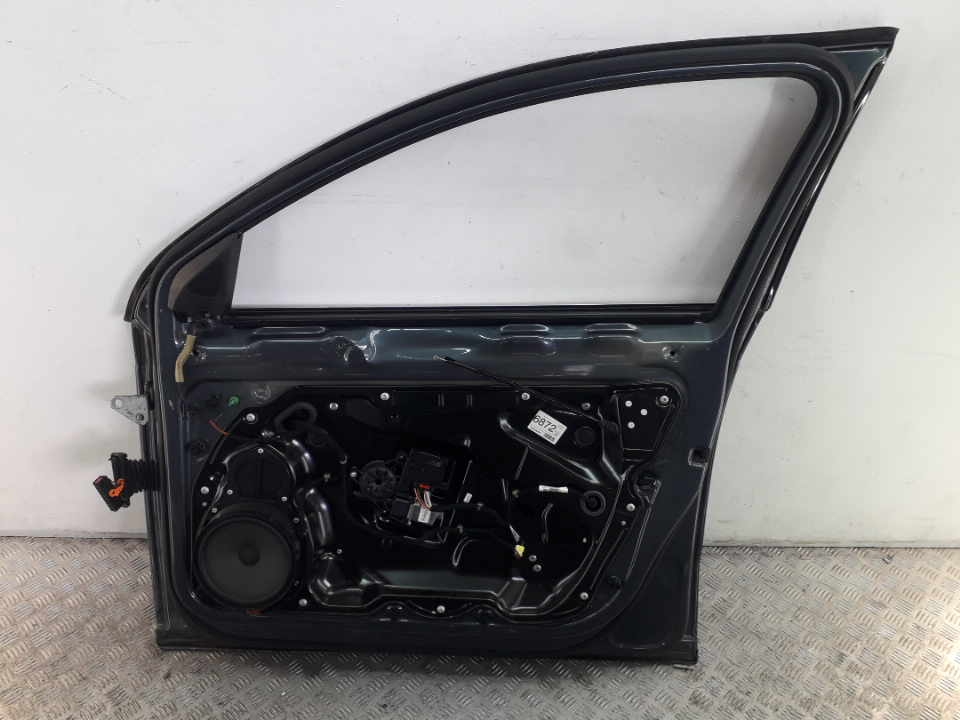 Накладка зеркала правого внутренняя