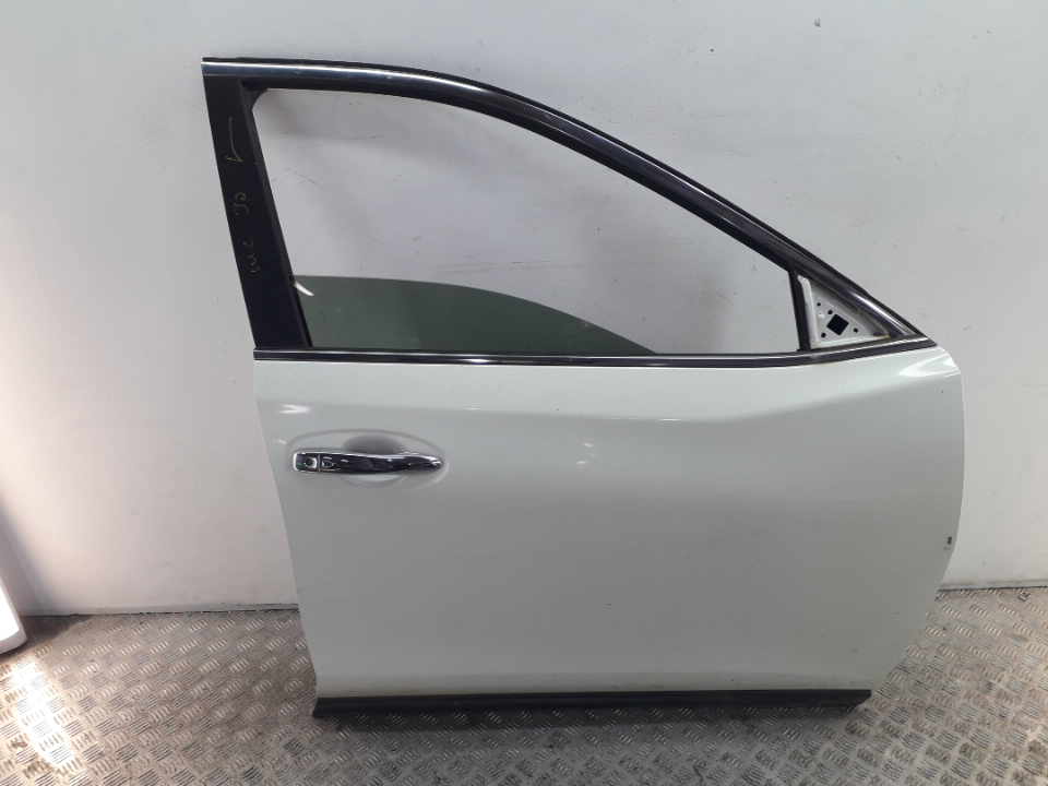 Накладка двери передней правой