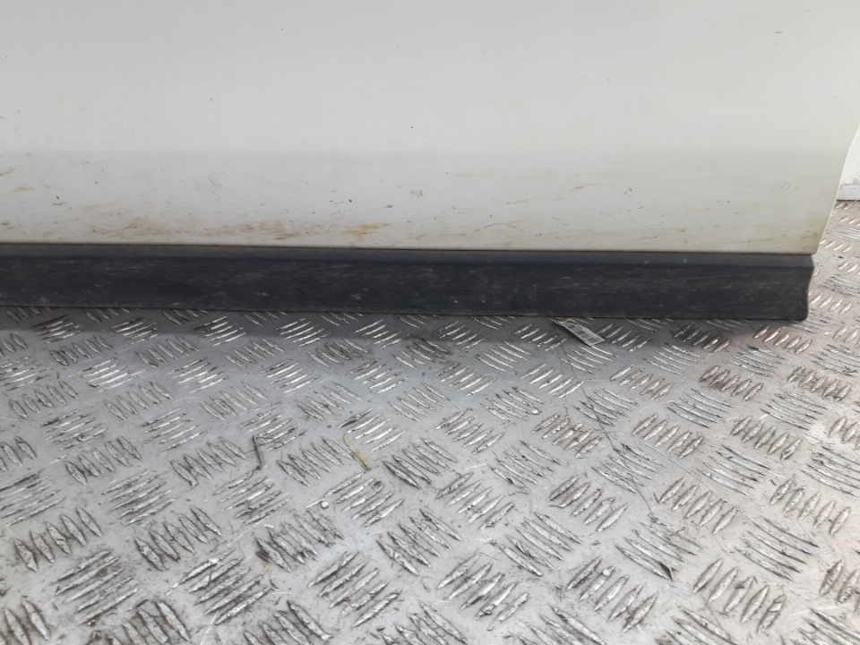 Накладка двери передней левой