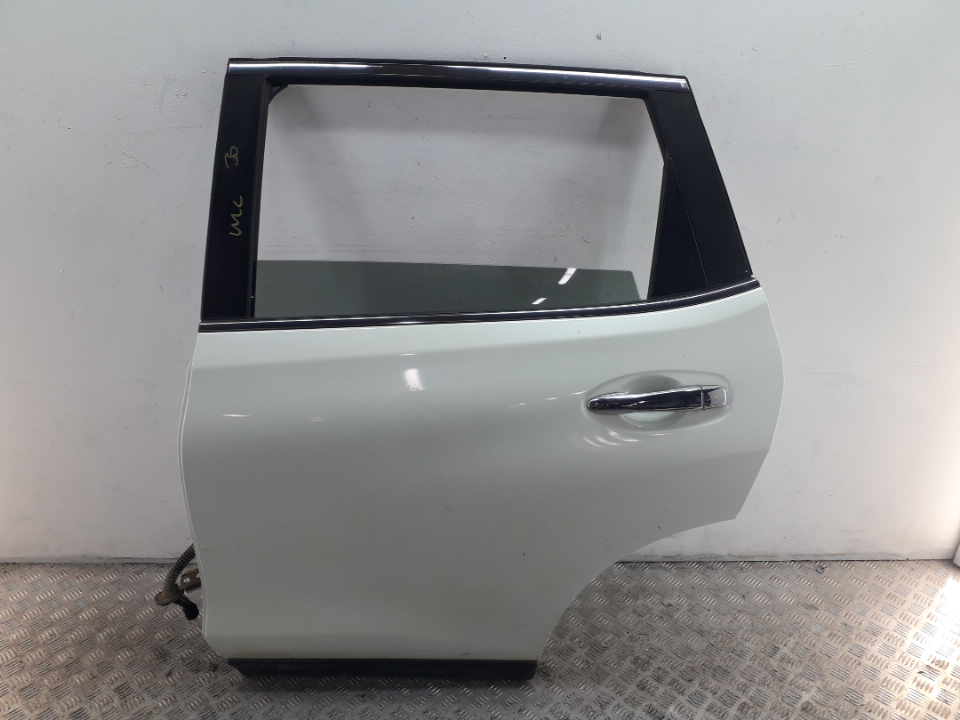 Петля двери задней левой верхняя