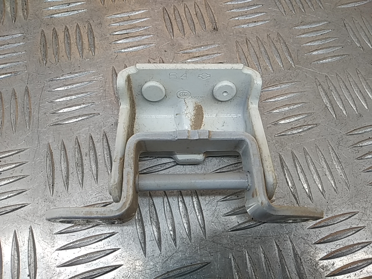 Петля двери задней левой верхняя