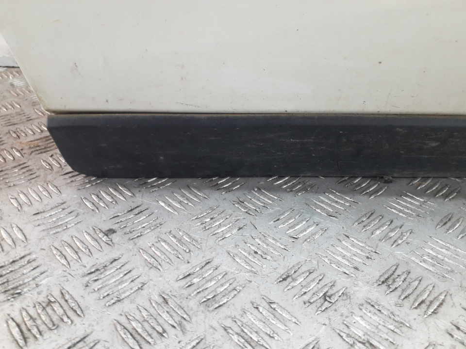 Накладка двери задней правой