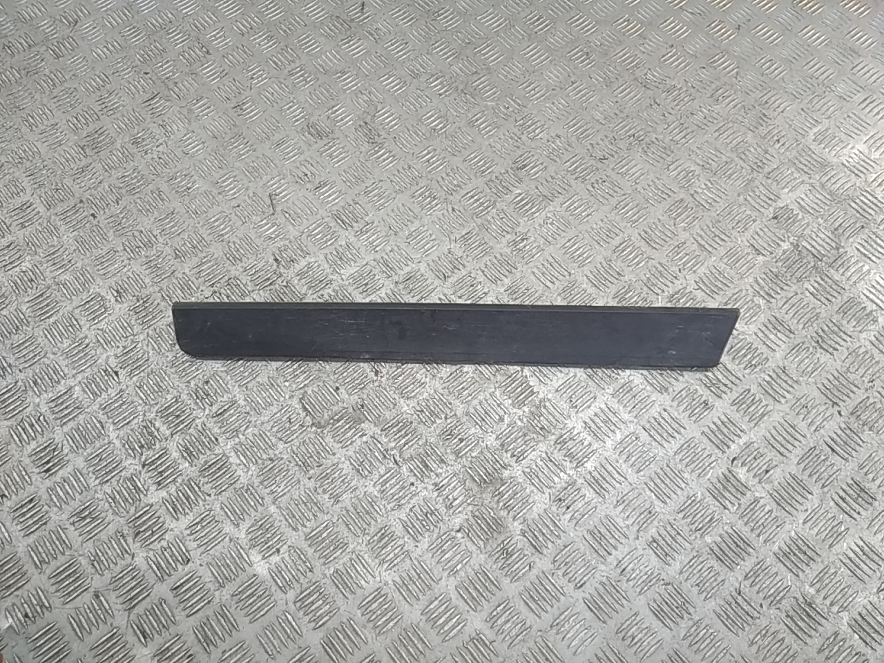 Накладка двери задней правой