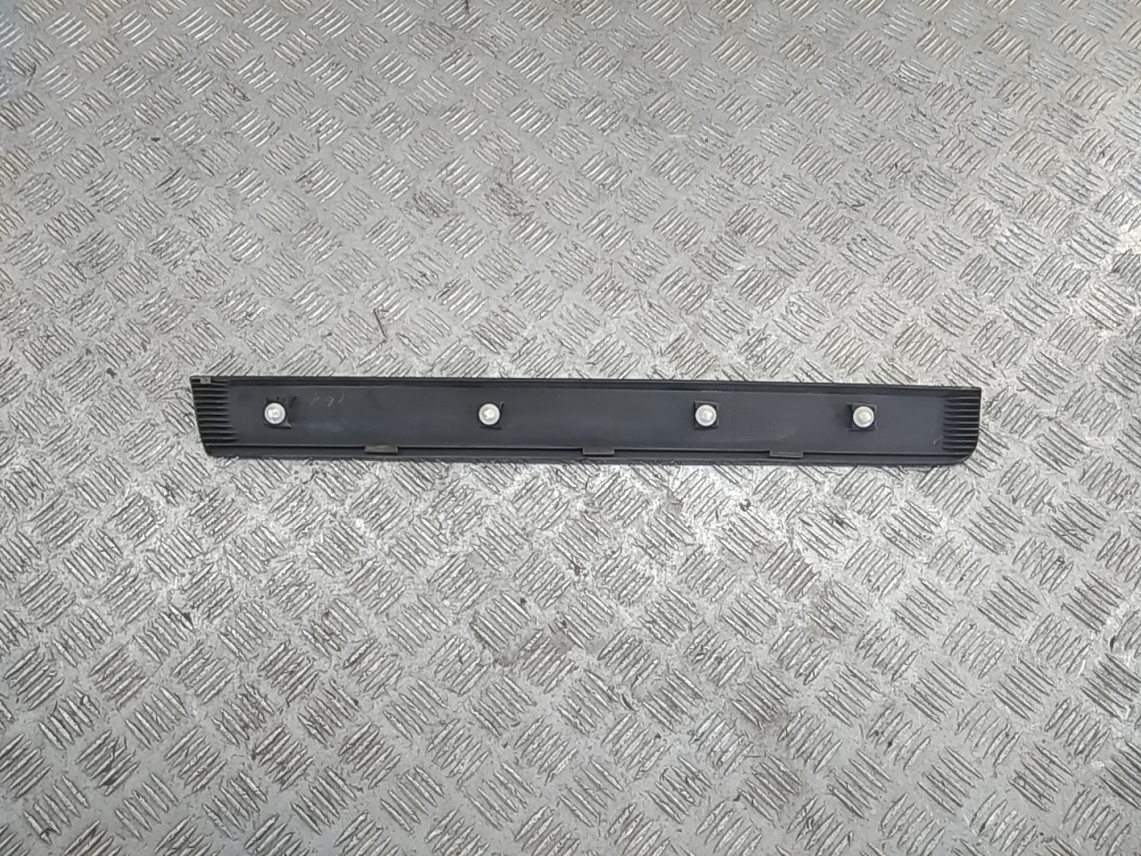 Накладка двери задней правой