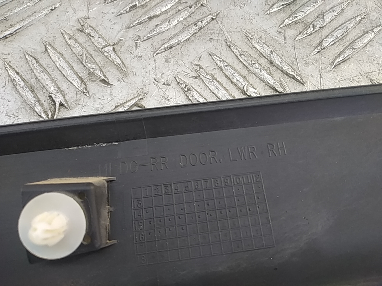 Накладка двери задней правой