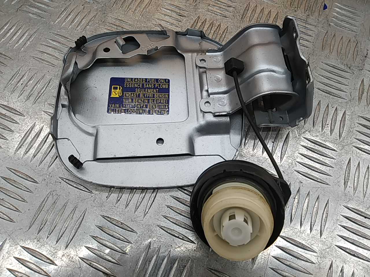 Лючок бензобака