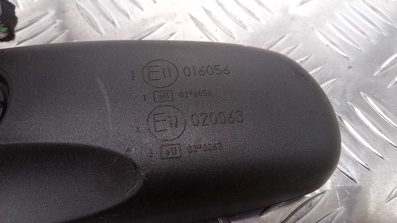 Зеркало заднего вида