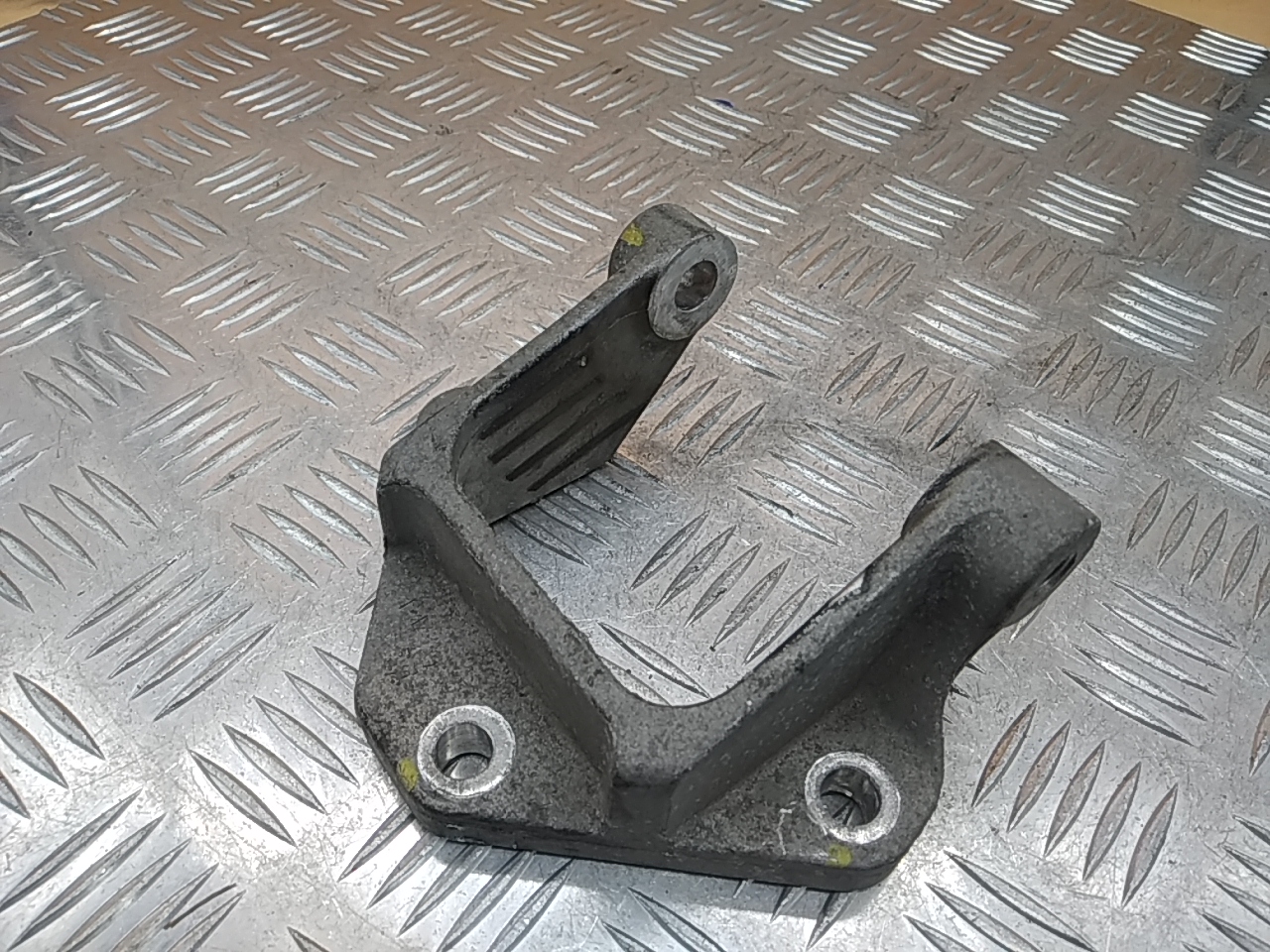 Кронштейн двигателя