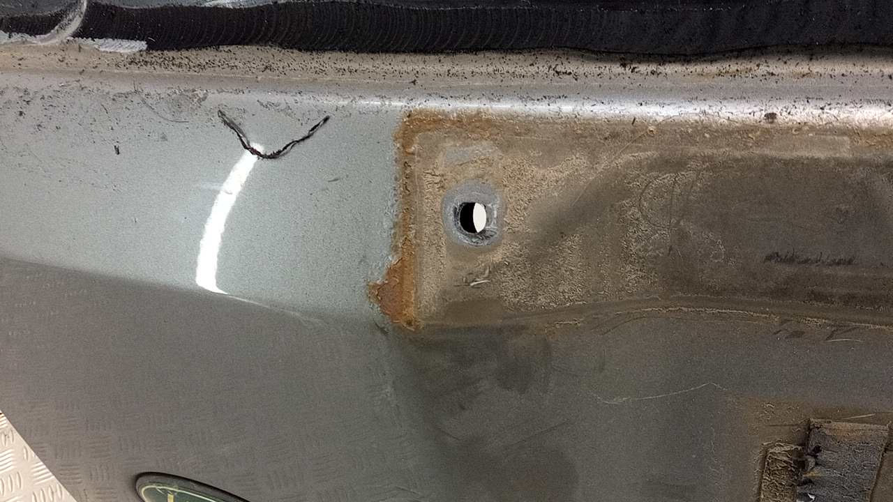 Дверь багажника