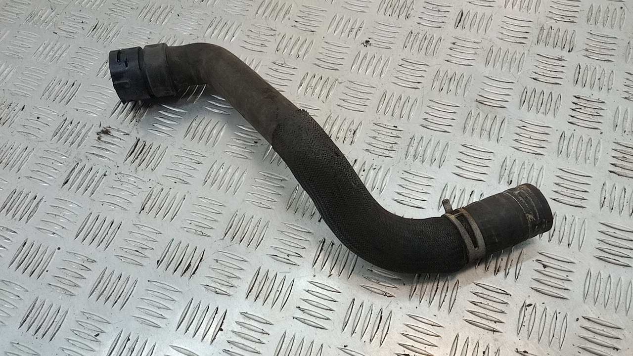 Патрубок радиатора