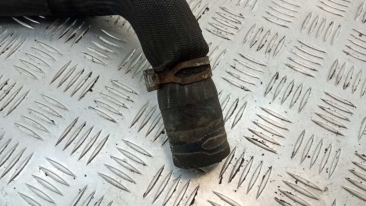 Патрубок радиатора