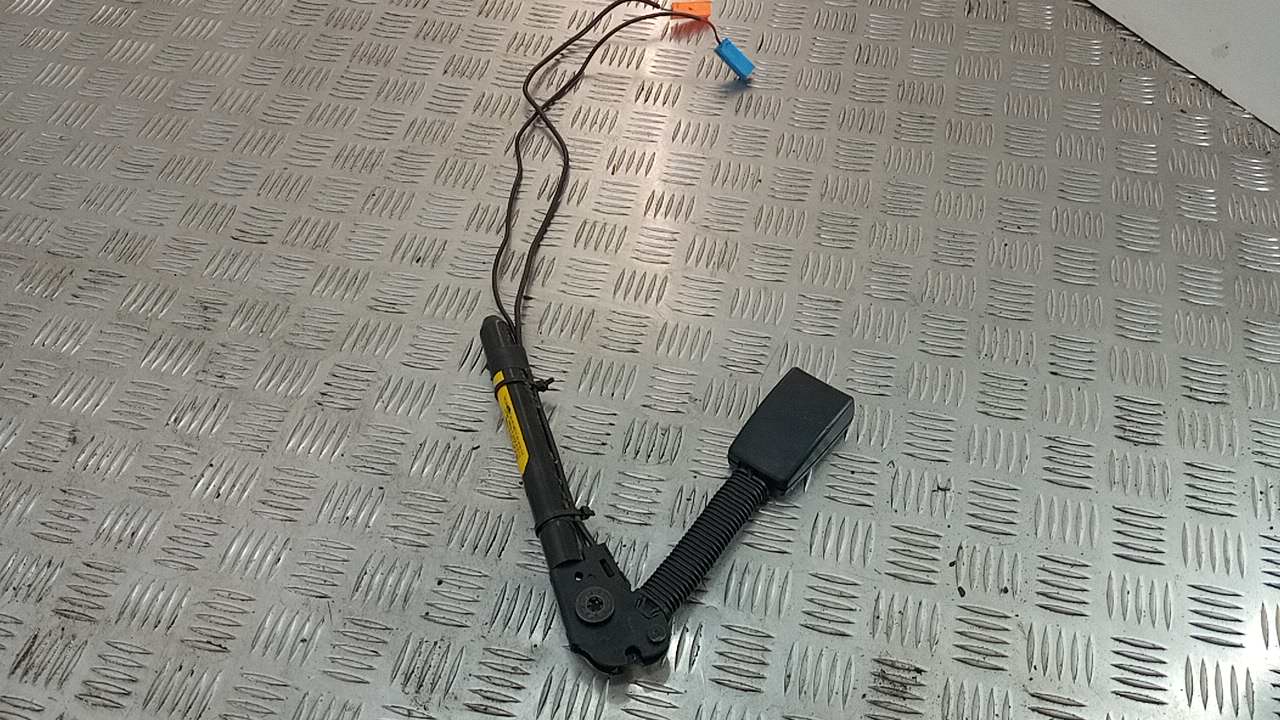 Ответная часть ремня безопасности