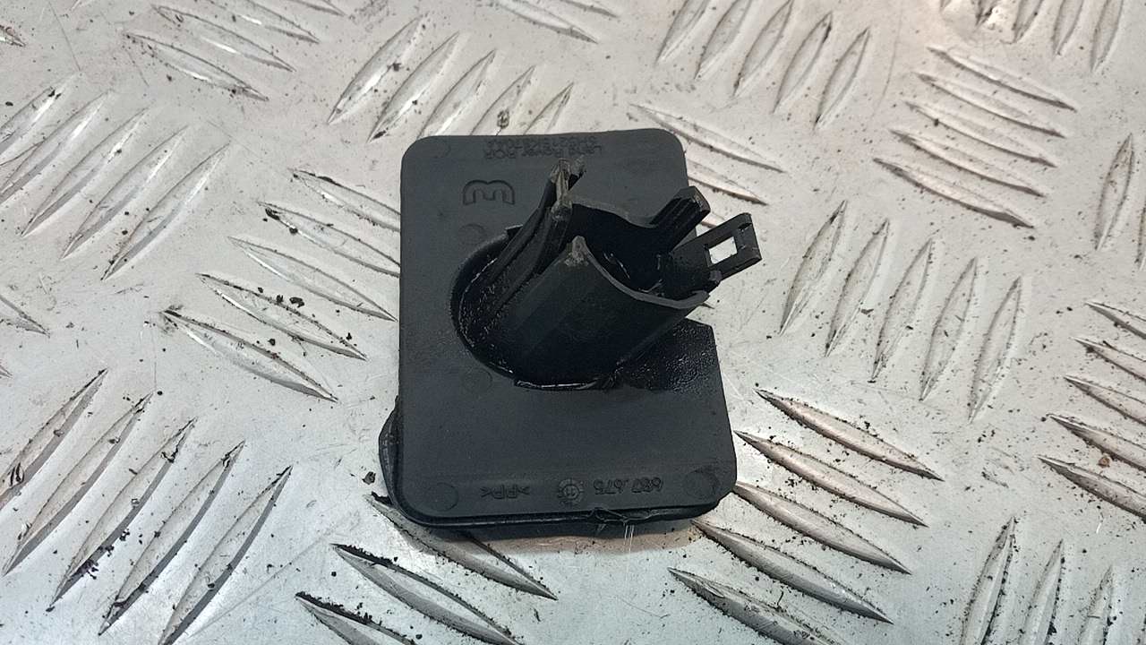 Кронштейн датчика парковки