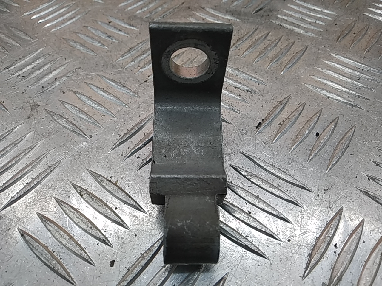 Петля двери задней левой верхняя