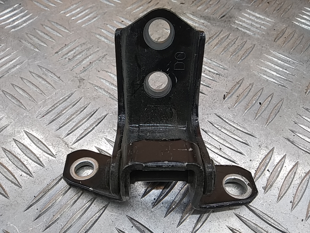 Петля двери задней правой нижняя