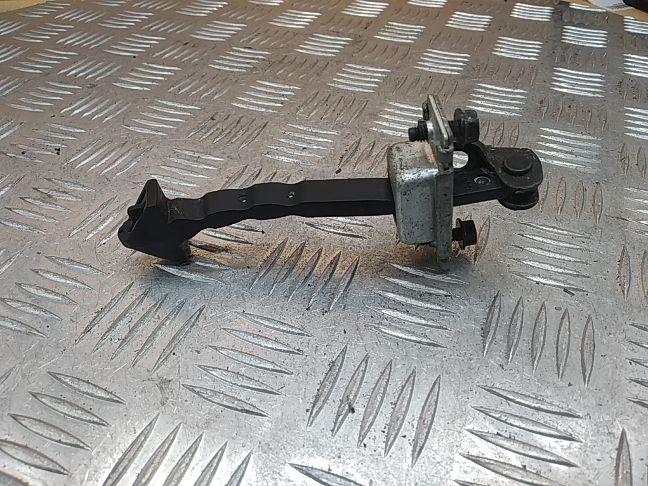 Ограничитель двери