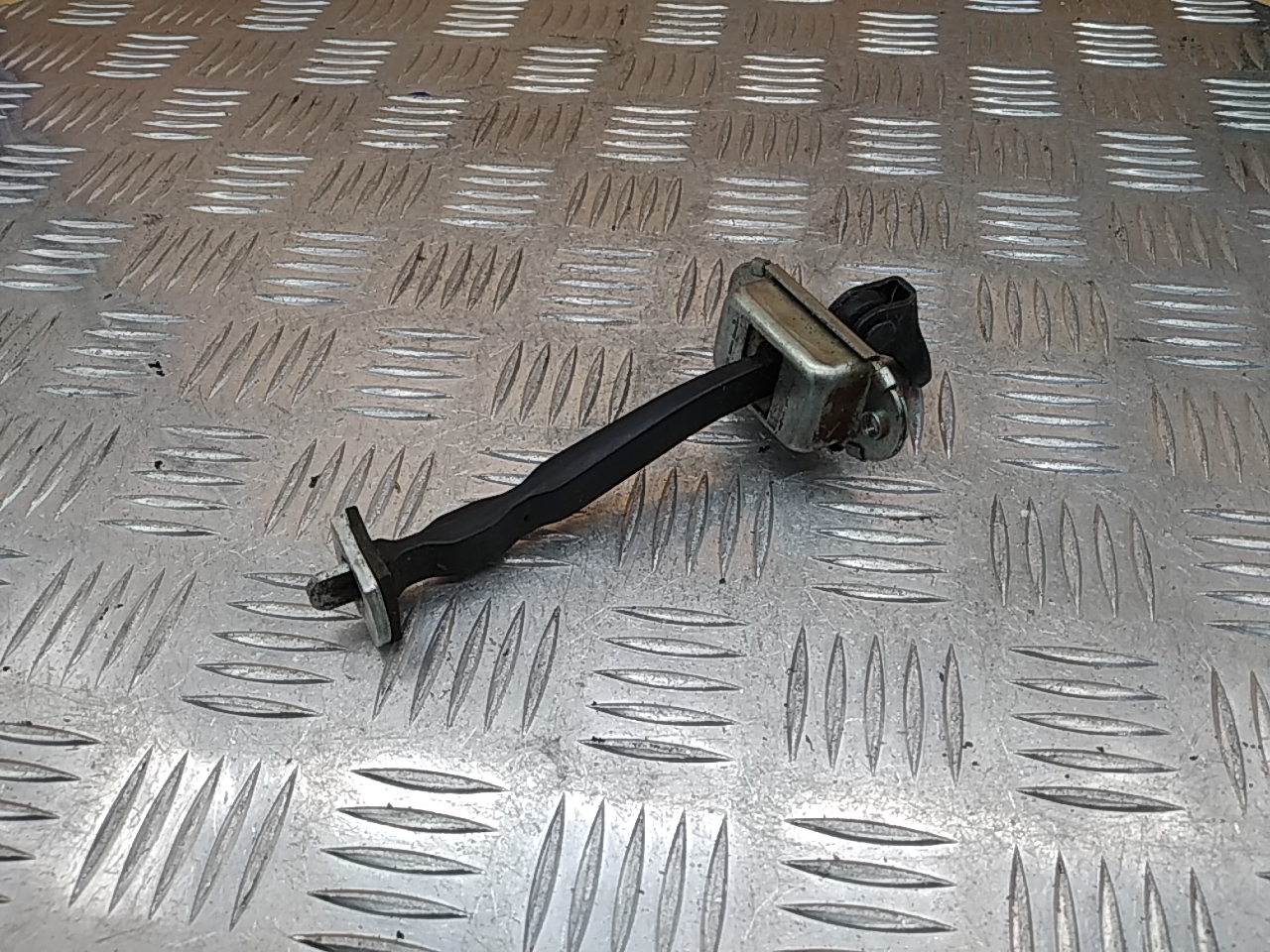 Ограничитель двери