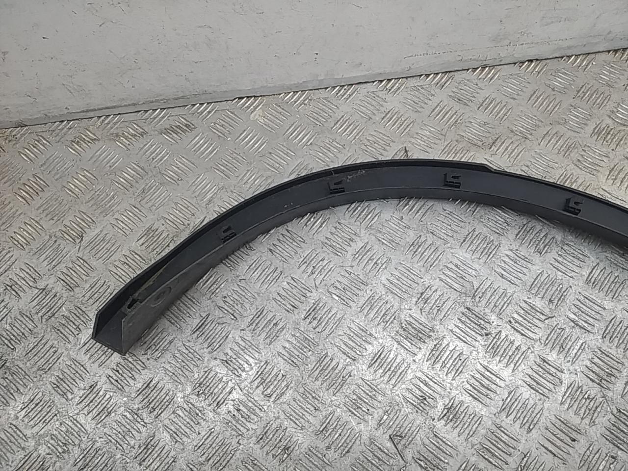 Накладка заднего крыла правого