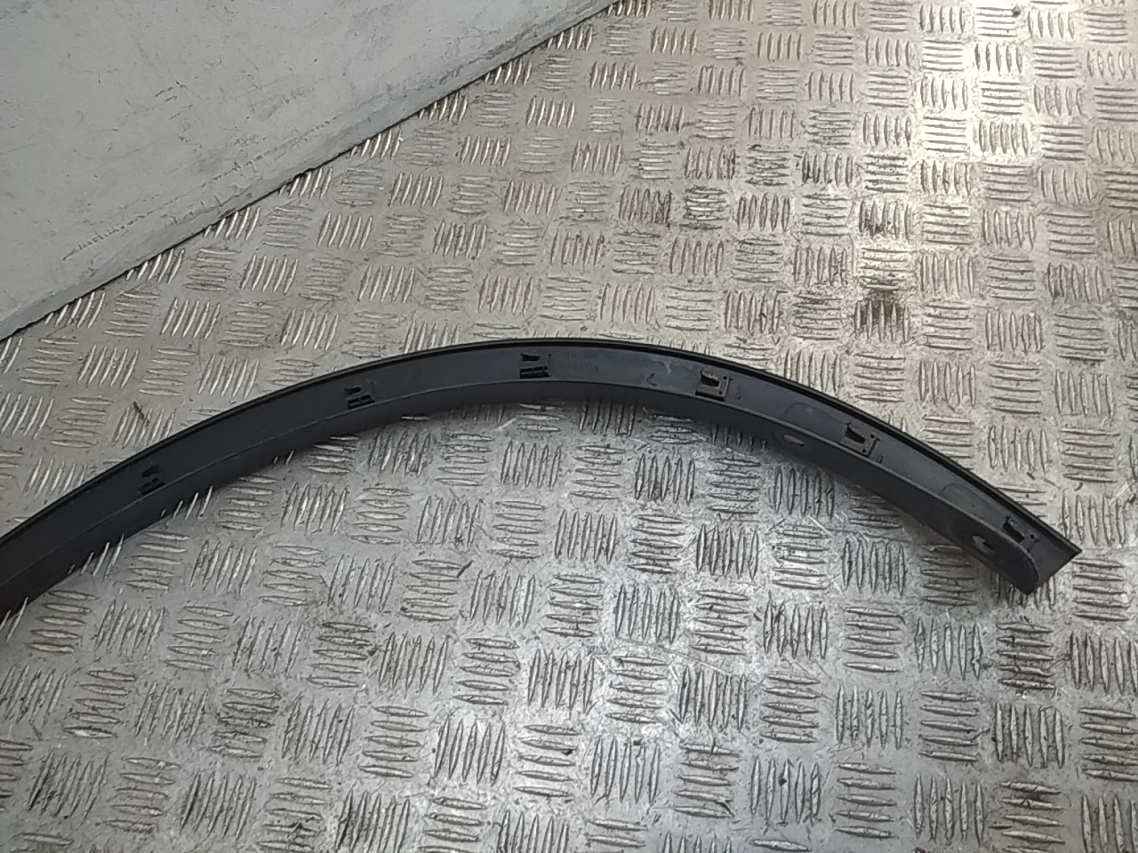 Накладка заднего крыла правого