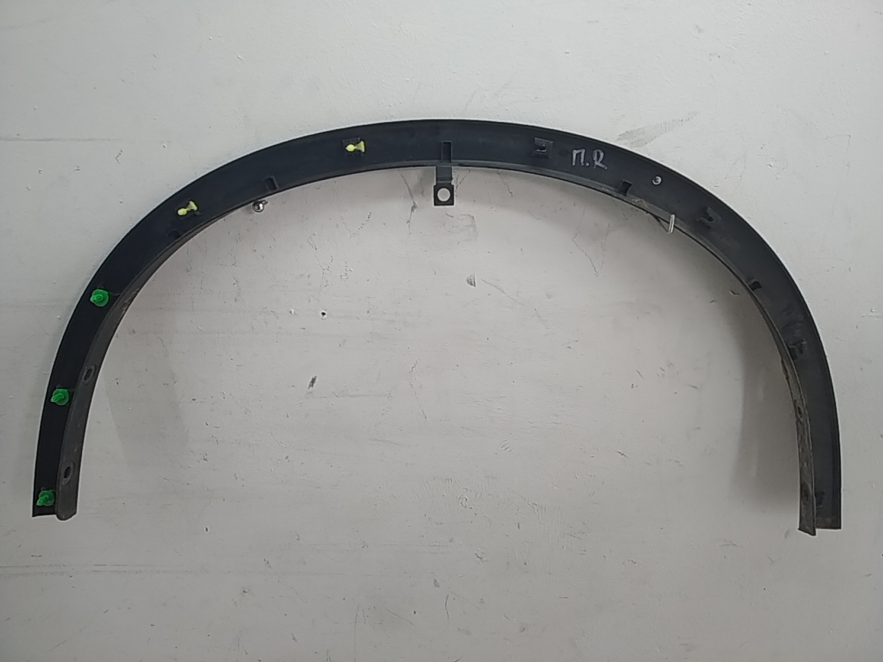 Накладка переднего крыла правого
