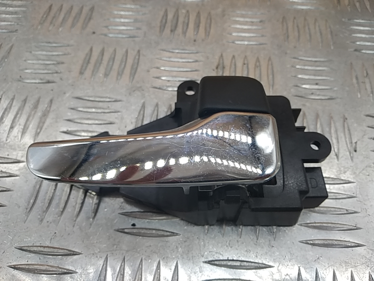 Ручка двери задней внутренняя правая