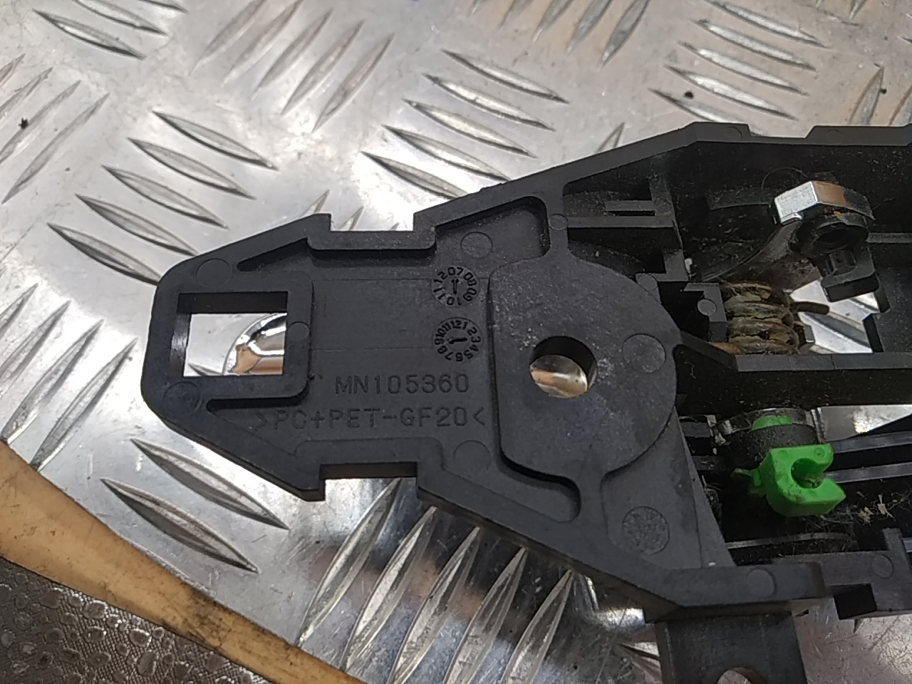 Ручка двери задней внутренняя правая