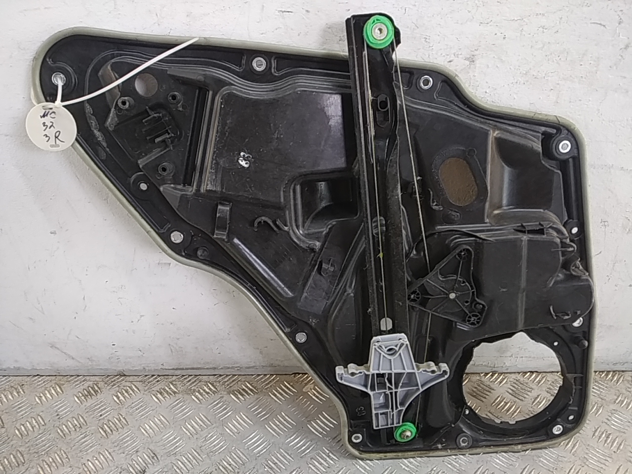 Стеклоподъемник электр. задний правый