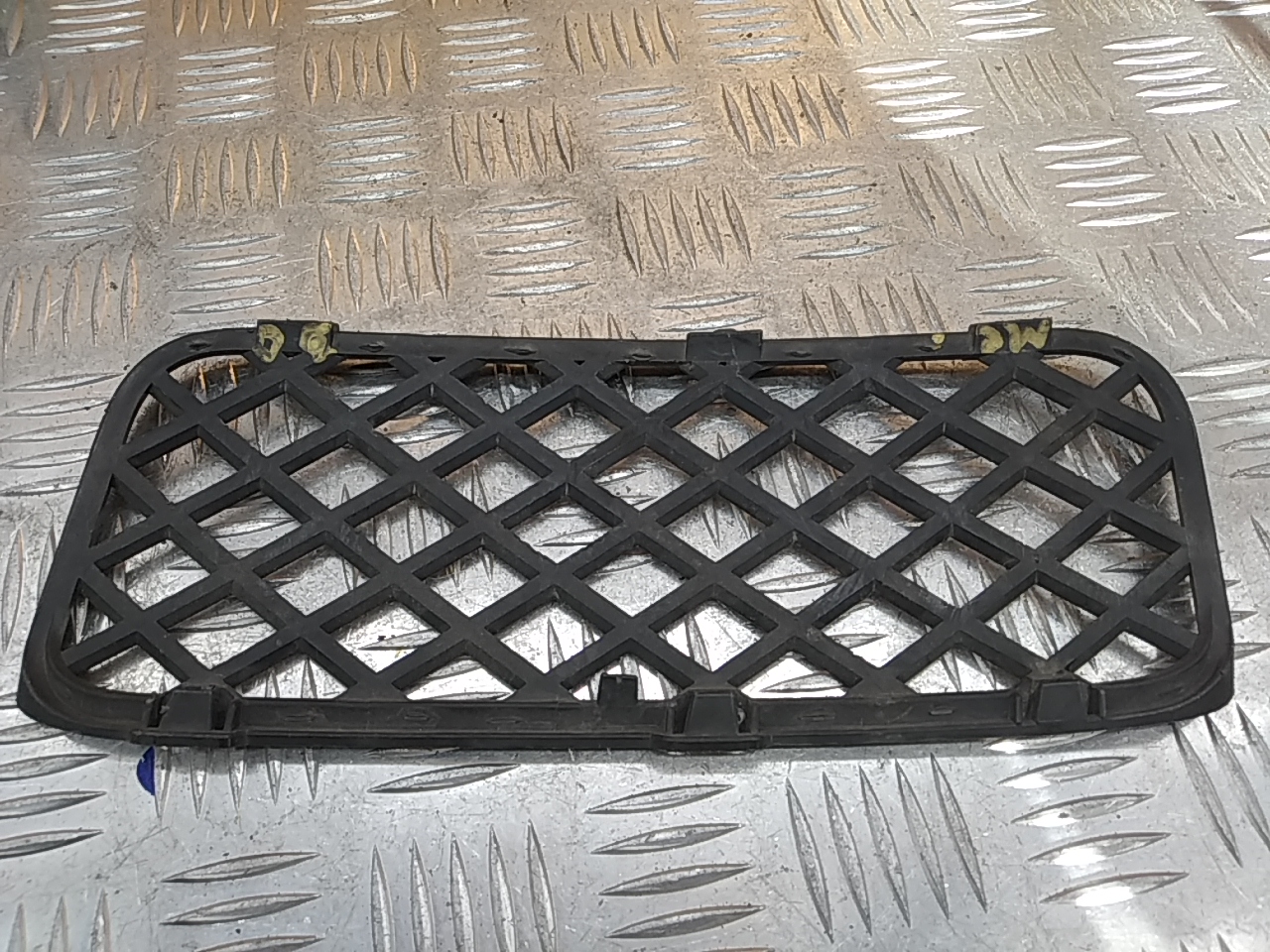 Решетка в бампер левая