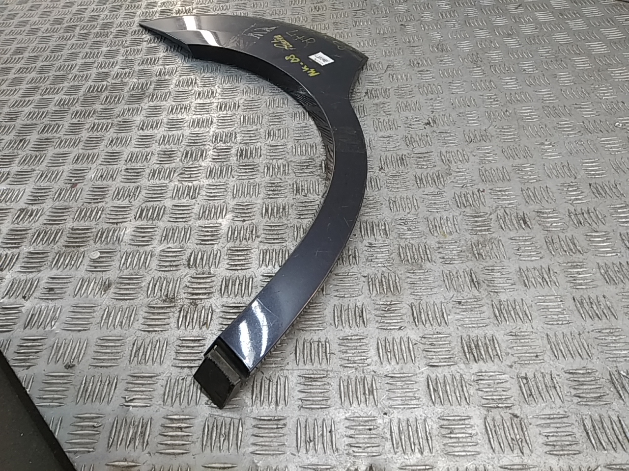 Накладка заднего крыла правого