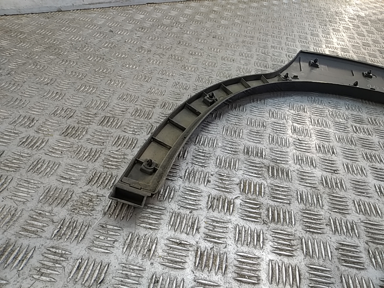 Накладка заднего крыла правого