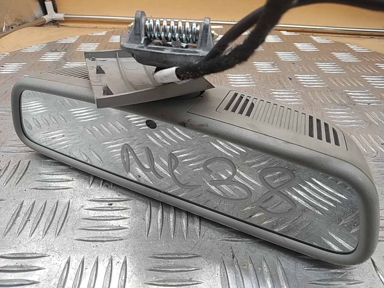 Зеркало заднего вида