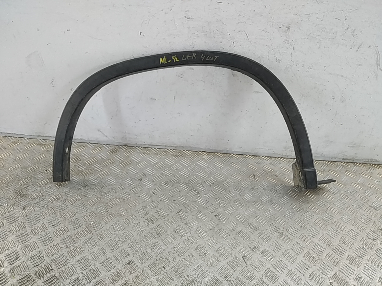 Накладка заднего крыла правого