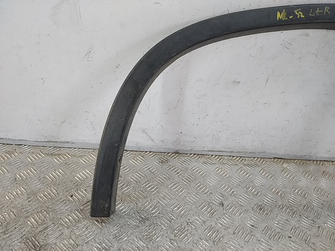 Накладка заднего крыла правого