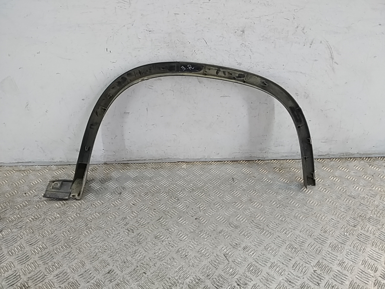 Накладка заднего крыла правого