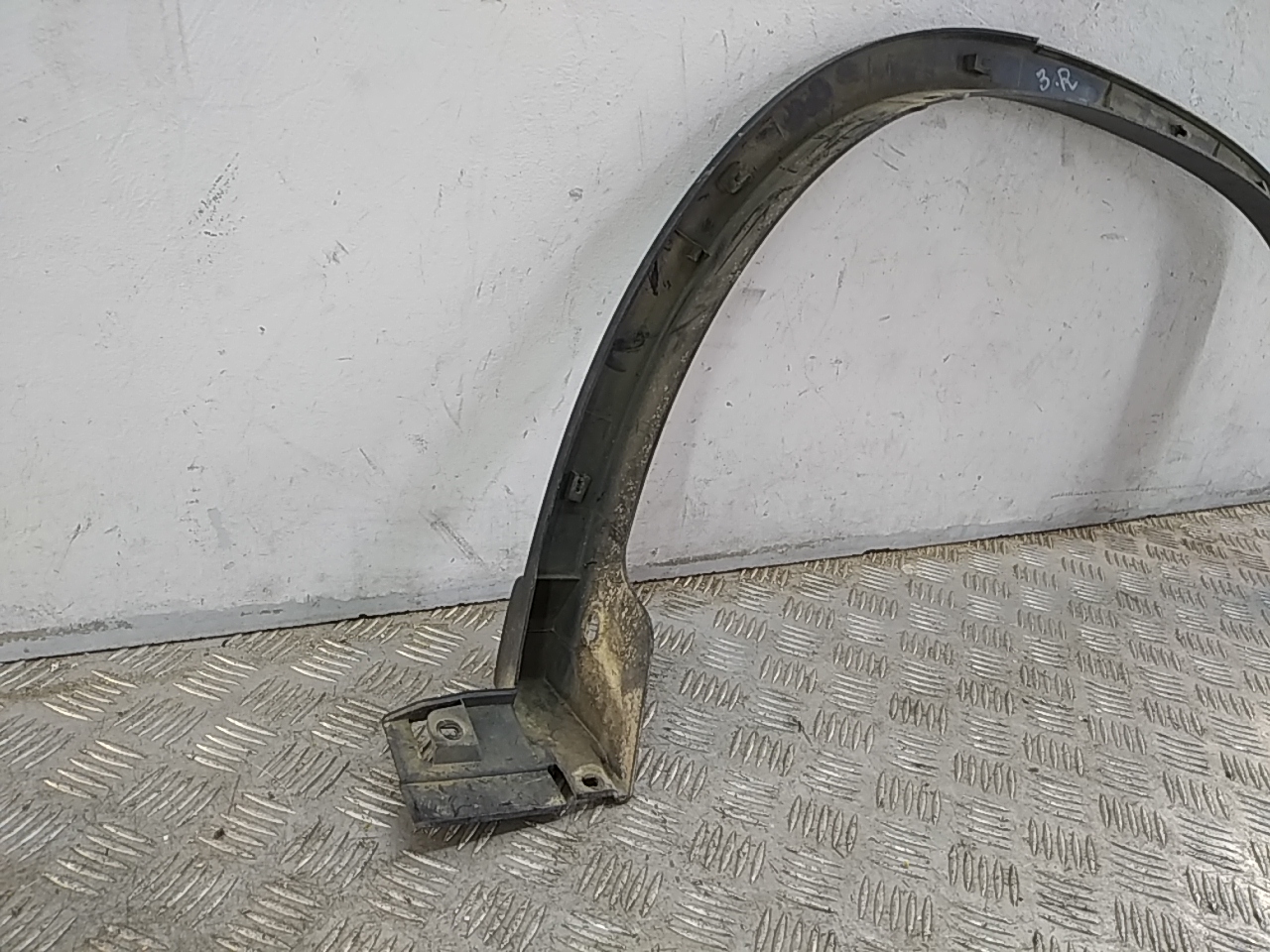 Накладка заднего крыла правого