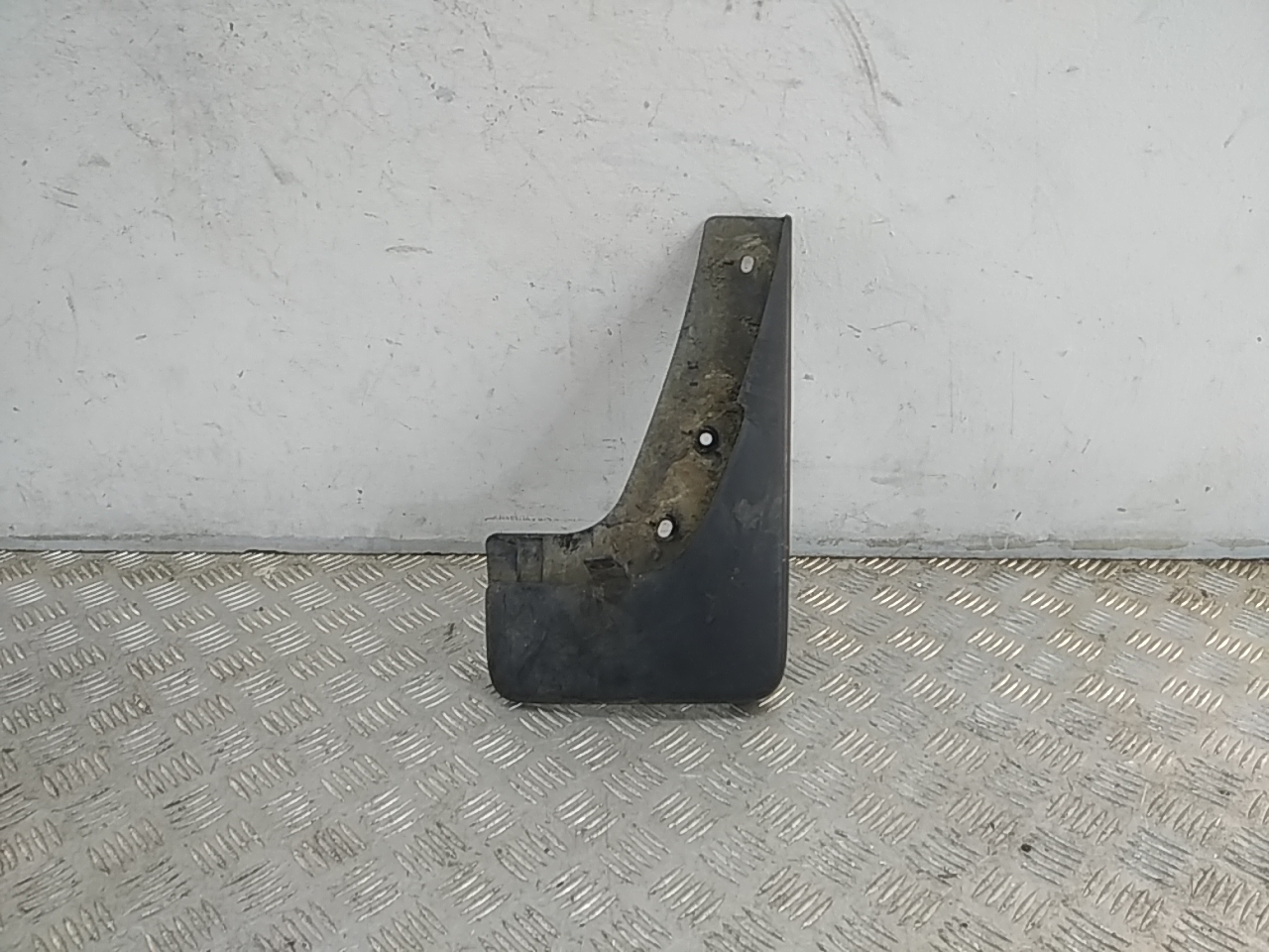 Брызговик задний правый