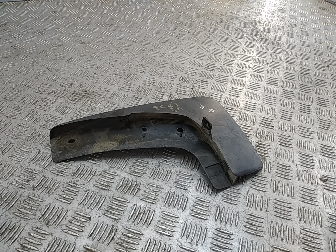Брызговик задний правый