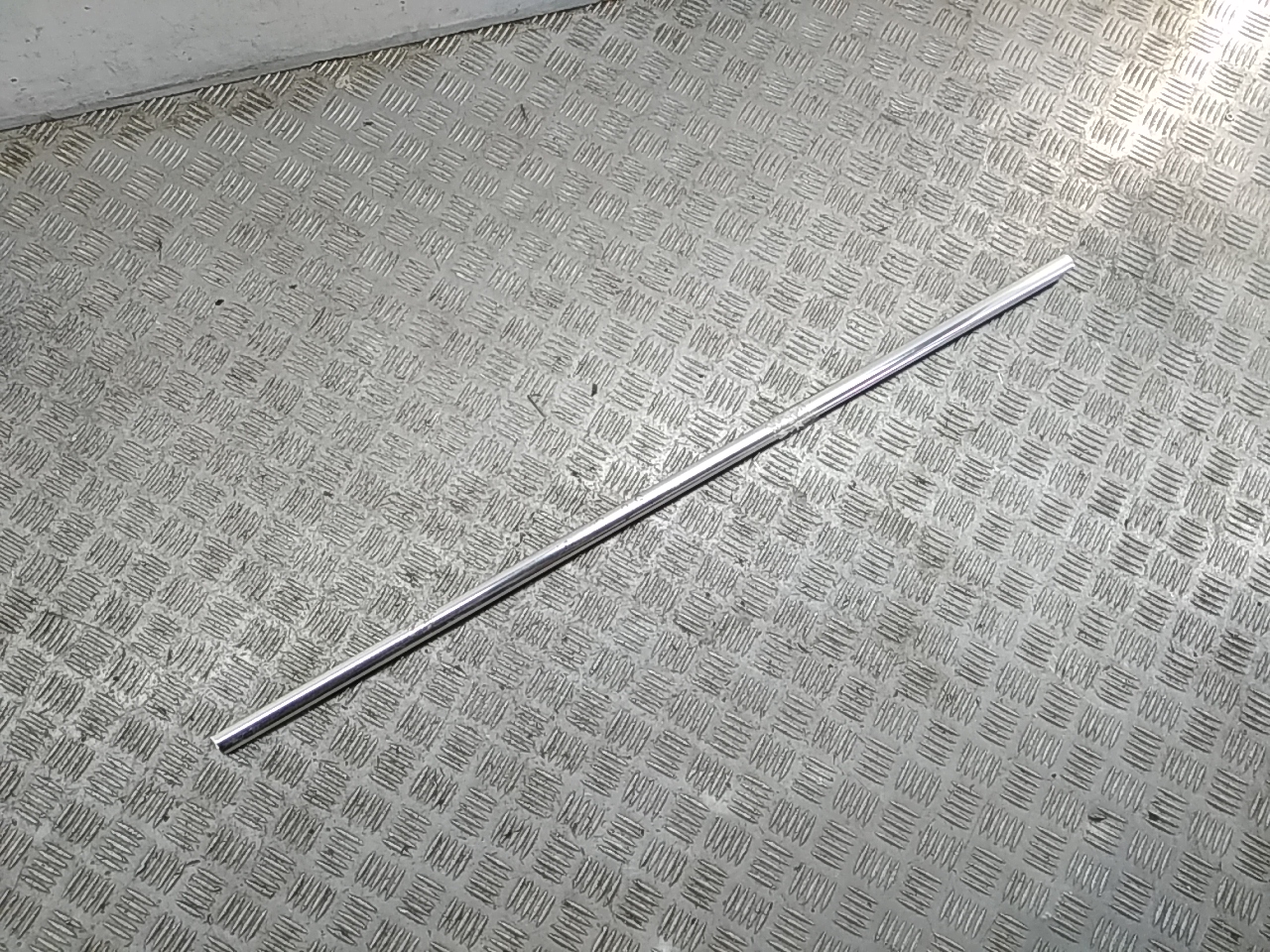 Накладка стекла заднего правого