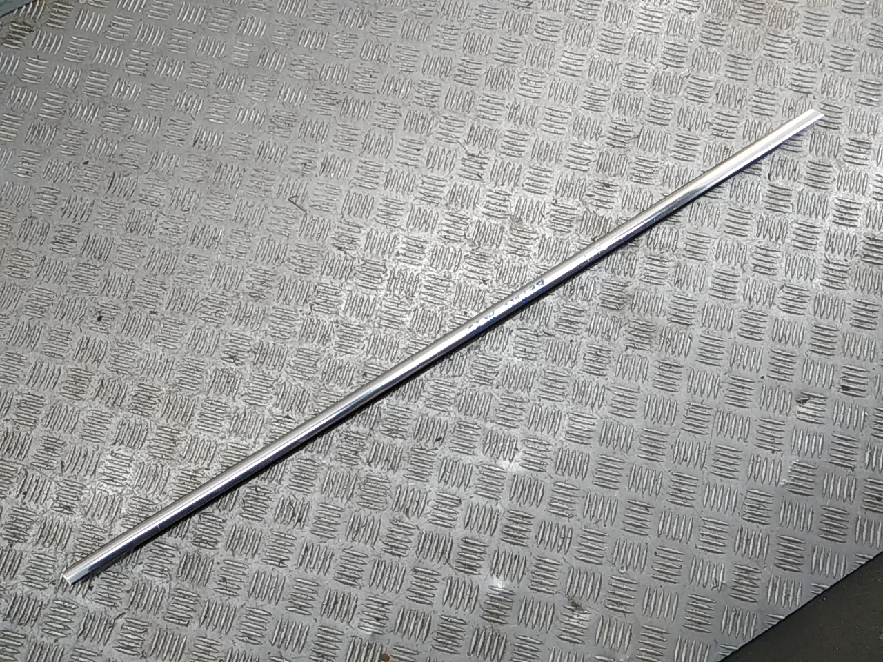 Накладка стекла переднего правого