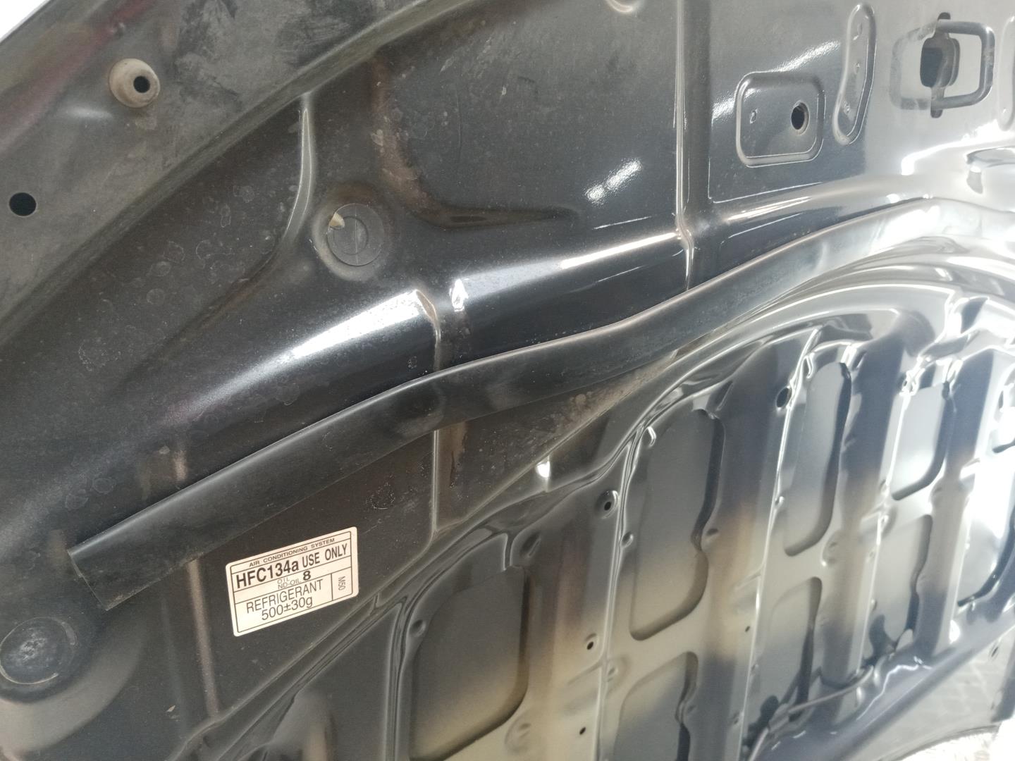 Уплотнитель капота