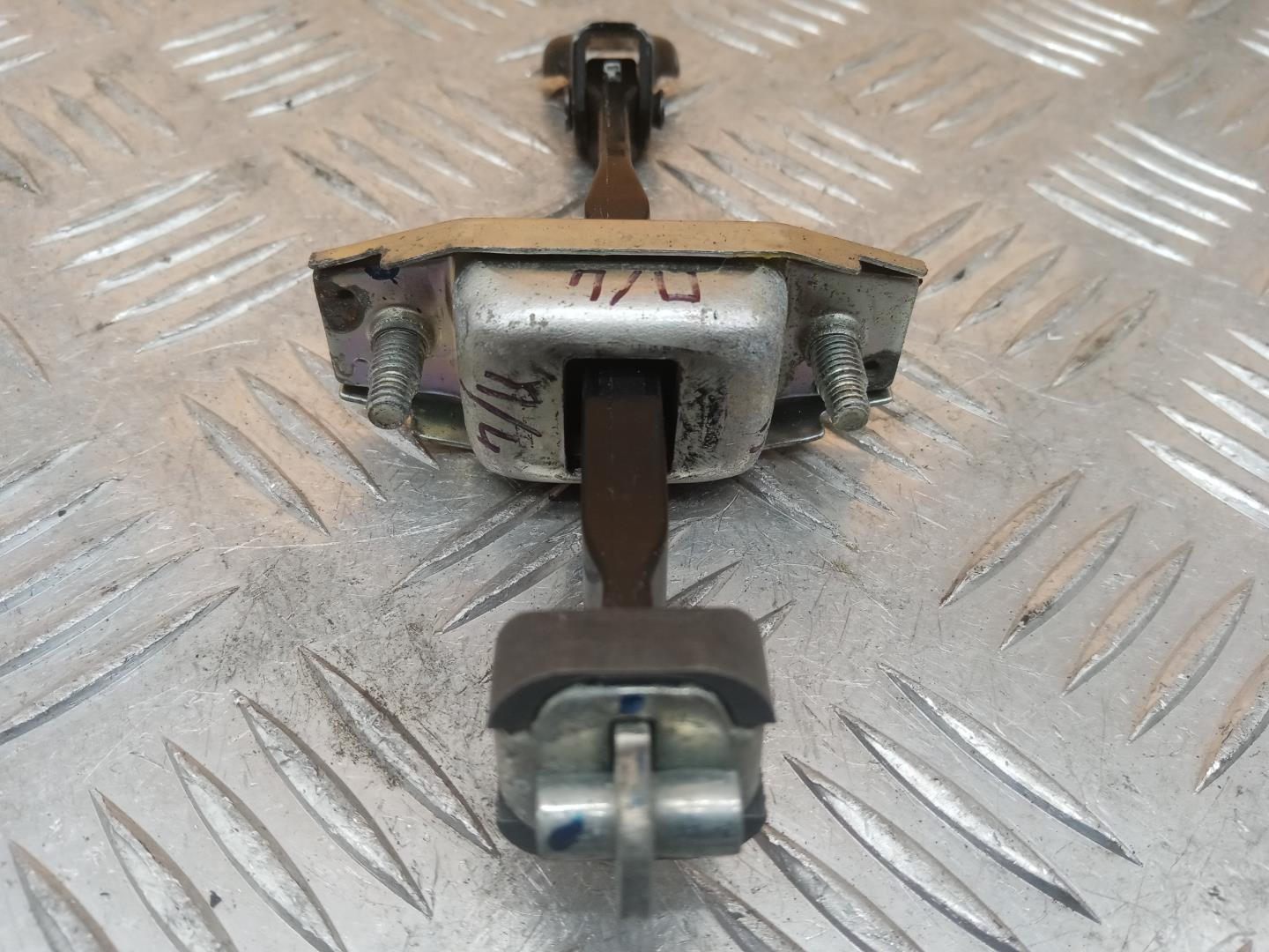 Ограничитель двери