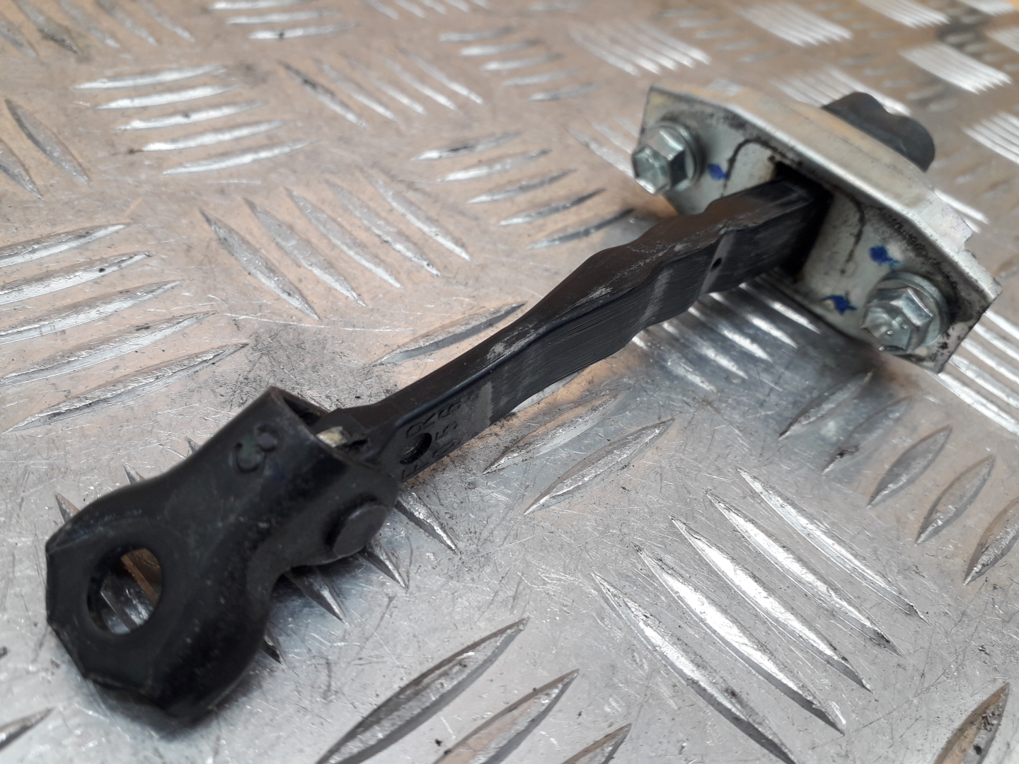 Ограничитель двери