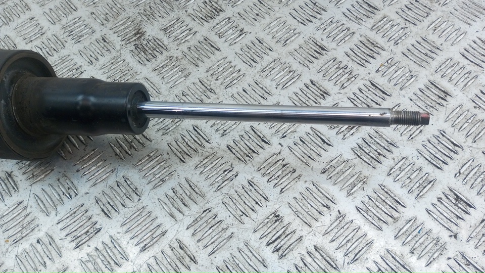 Амортизатор задний (стойка)